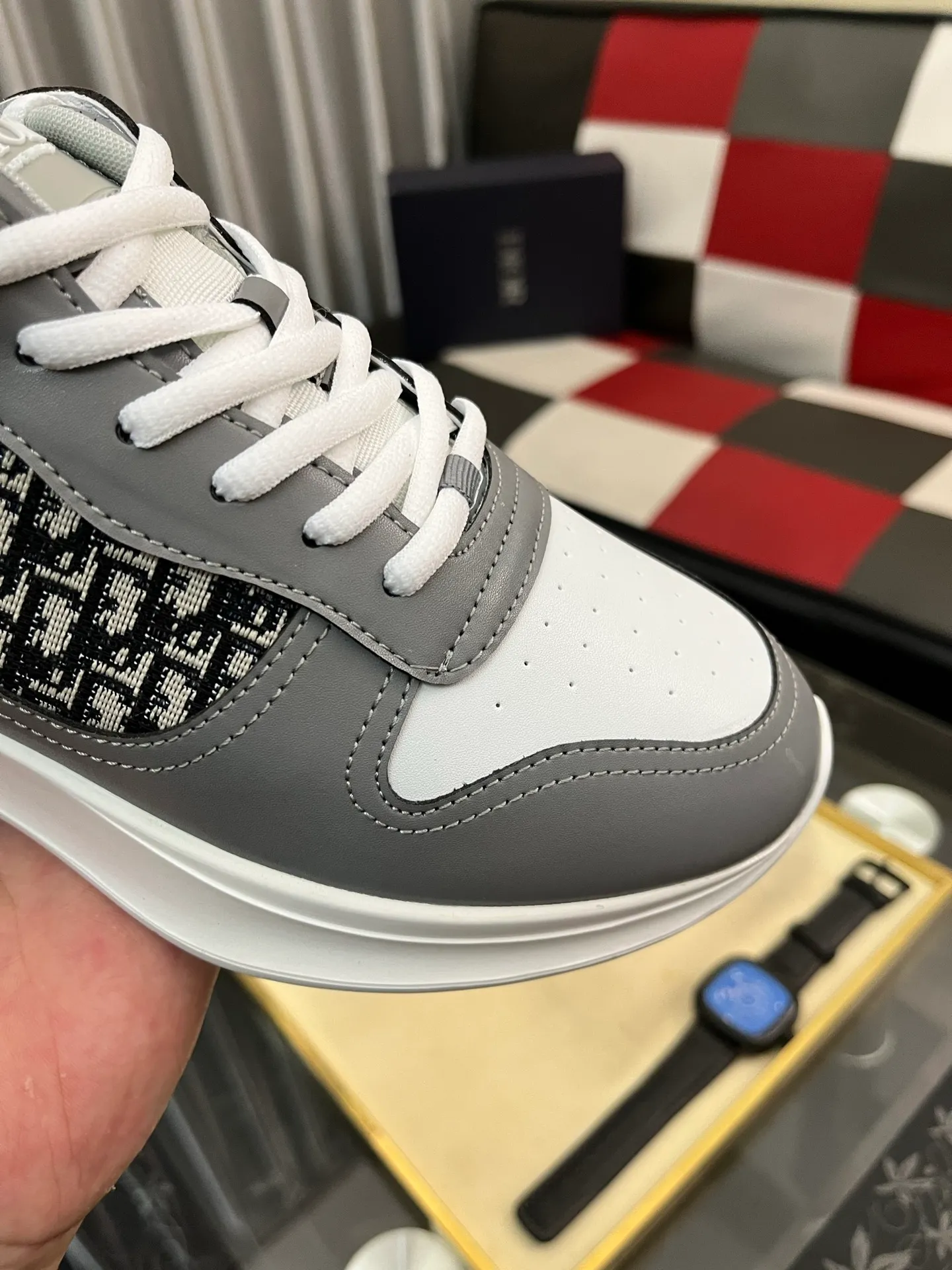 Men's shoes💰: 380⌚️⌚️[Dior] Dior's new men's genuine leather casual shoes, the highest version on the market, any comparison is welcome🆚! The original leather has excellent texture and is super high-end! Fetal sheep net lining imported from Italy, removable pad! Luxurious materials and fine workmanship, highly recommended! Code number: 38-445️⃣Colors available